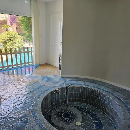 Le Faré 5bedrooms&mezzanine With Swimming Pools, Tennis 15pax Ceyreste