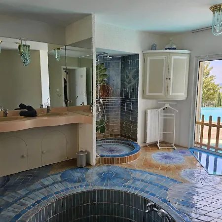 Villa Le Faré 5bedrooms&mezzanine With Swimming Pools, Tennis 15pax Ceyreste
