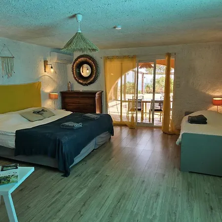 Le Faré 5bedrooms&mezzanine With Swimming Pools, Tennis 15pax